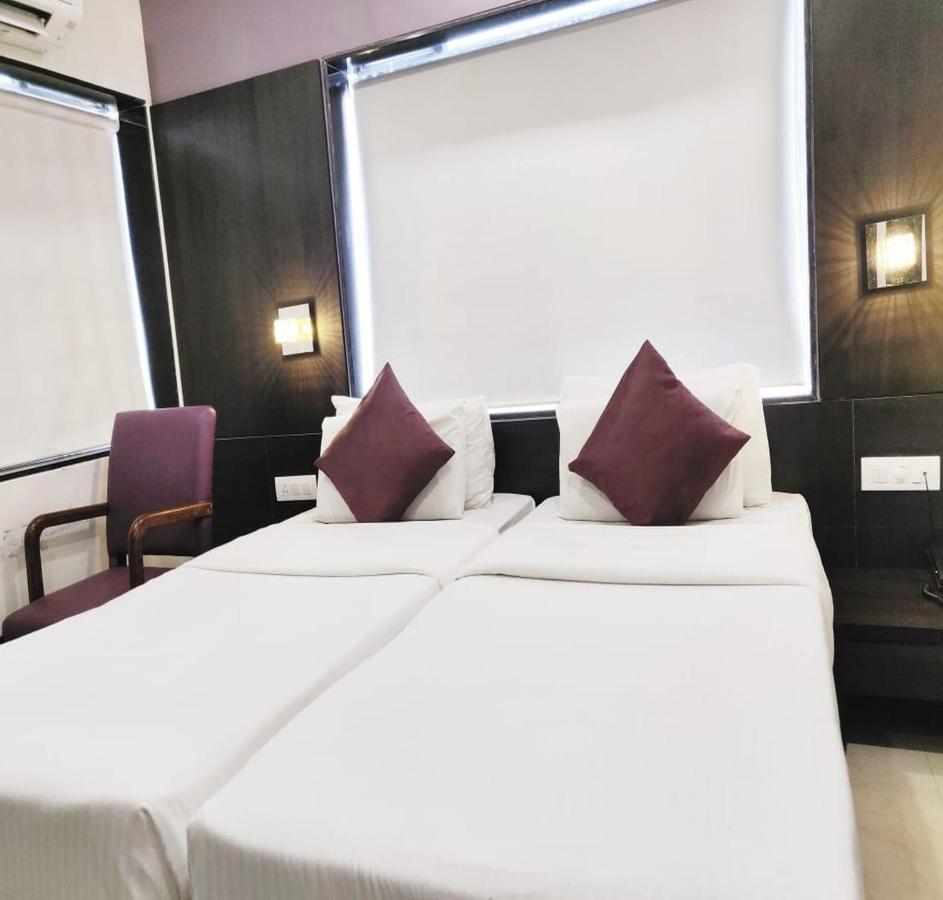 Sukh Hotel Mumbai Ngoại thất bức ảnh