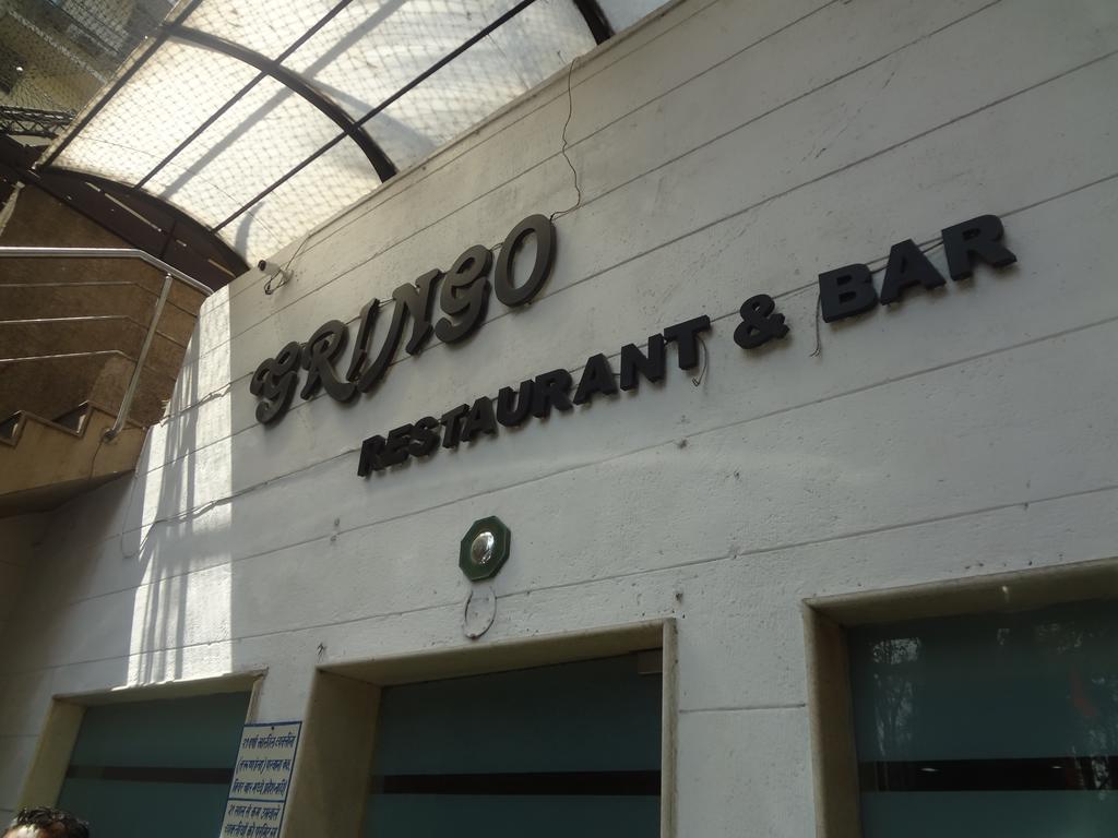 Sukh Hotel Mumbai Ngoại thất bức ảnh