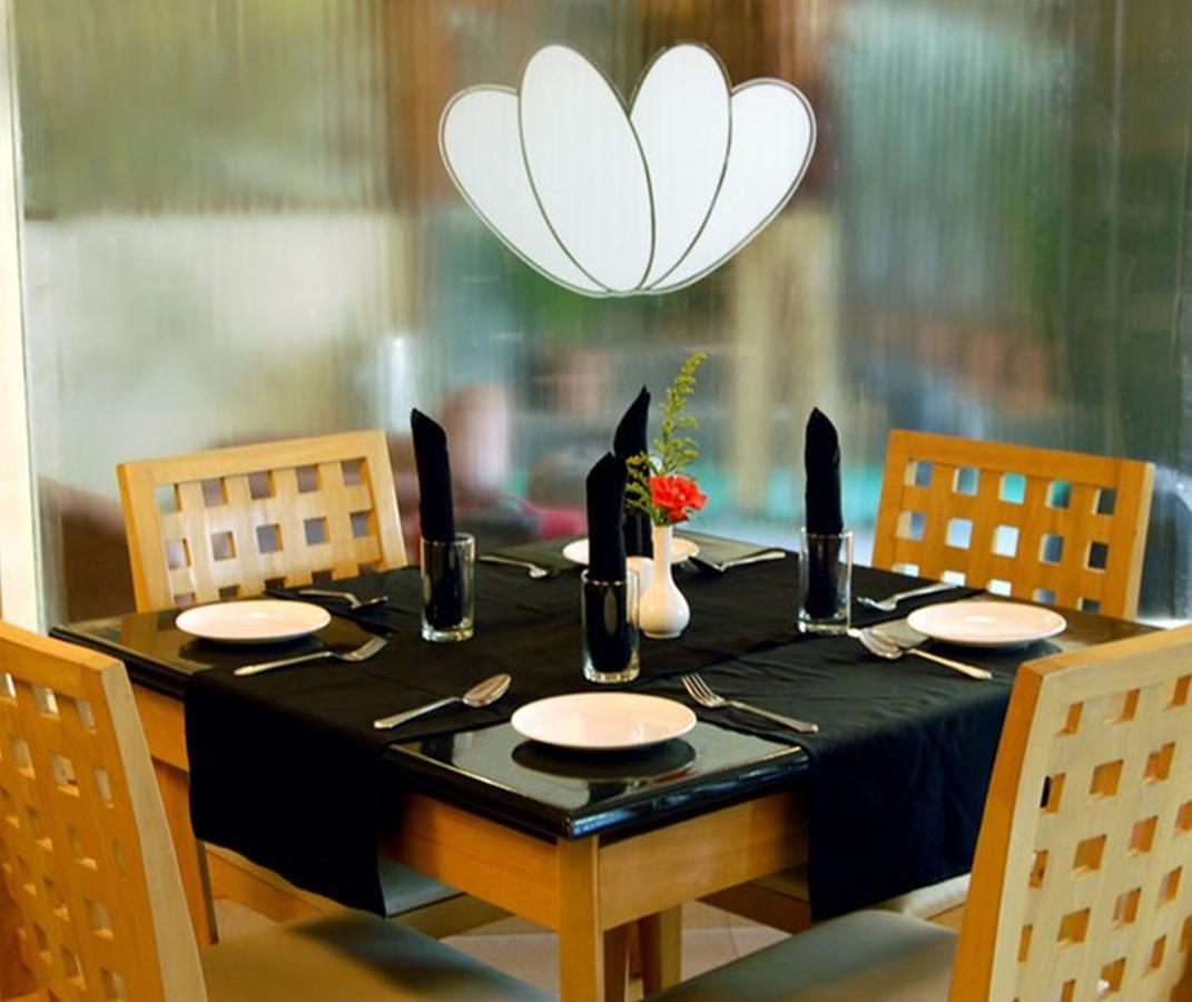 Sukh Hotel Mumbai Ngoại thất bức ảnh