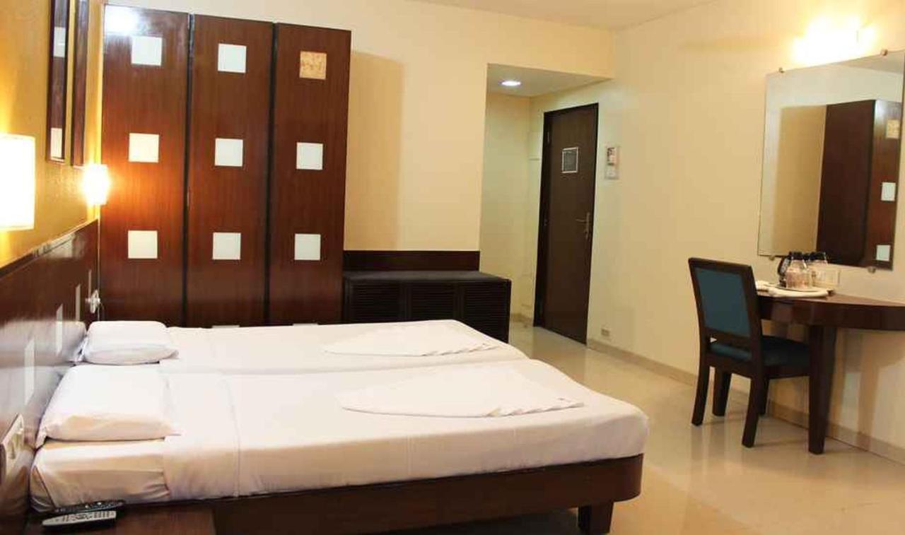Sukh Hotel Mumbai Ngoại thất bức ảnh
