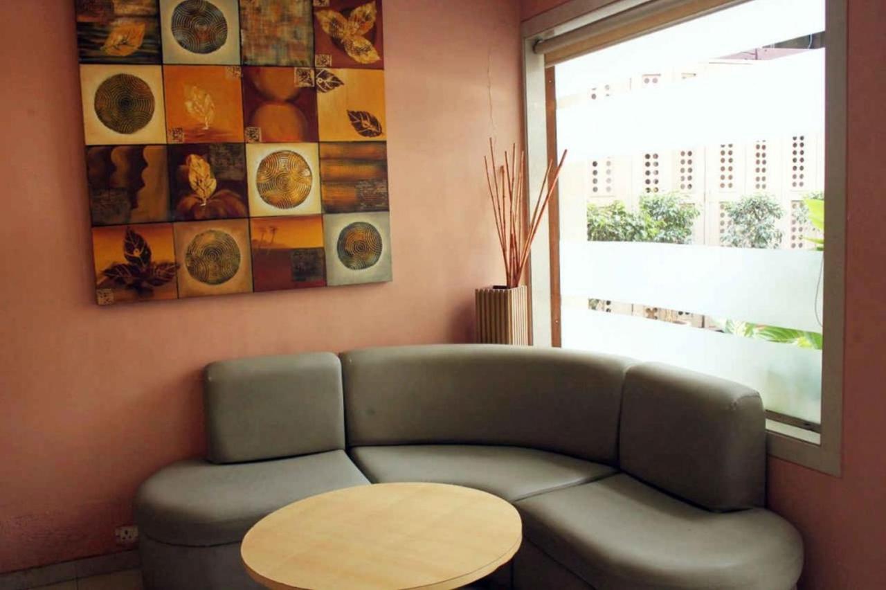Sukh Hotel Mumbai Ngoại thất bức ảnh