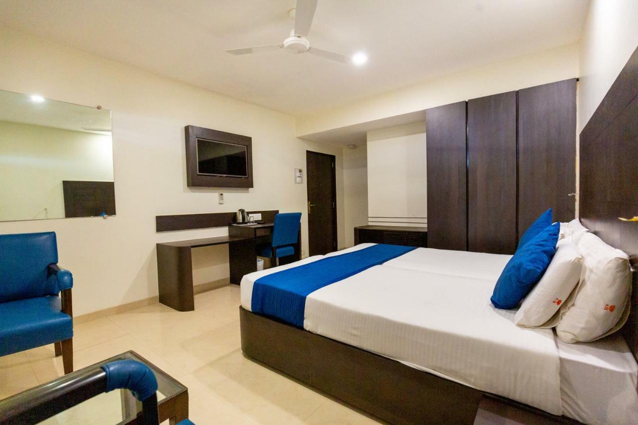 Sukh Hotel Mumbai Ngoại thất bức ảnh