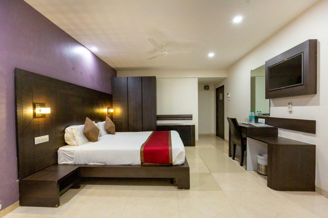 Sukh Hotel Mumbai Ngoại thất bức ảnh