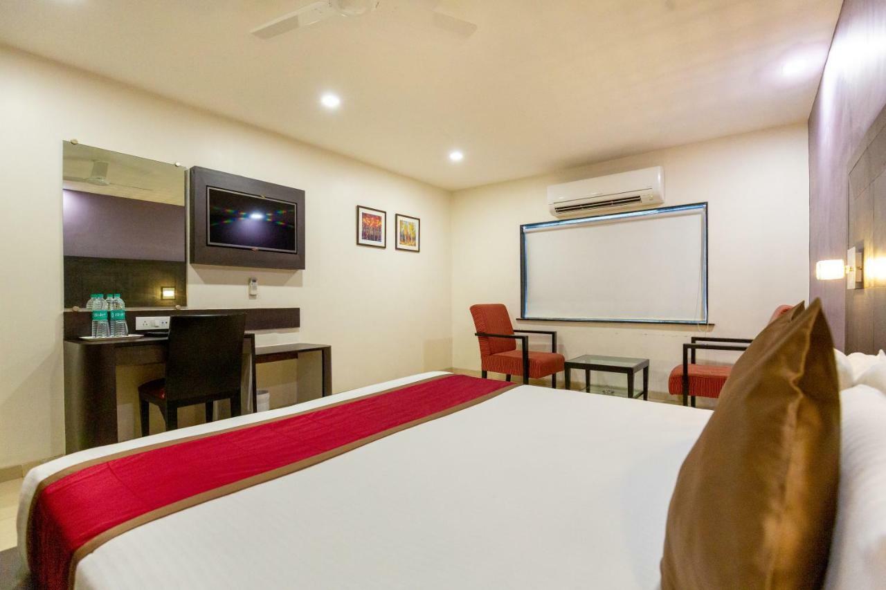 Sukh Hotel Mumbai Ngoại thất bức ảnh