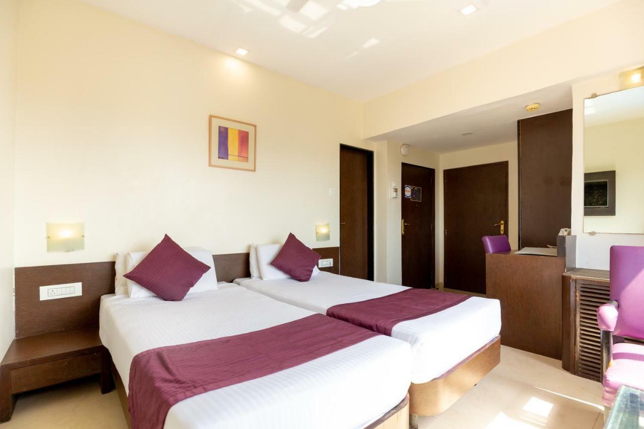 Sukh Hotel Mumbai Ngoại thất bức ảnh