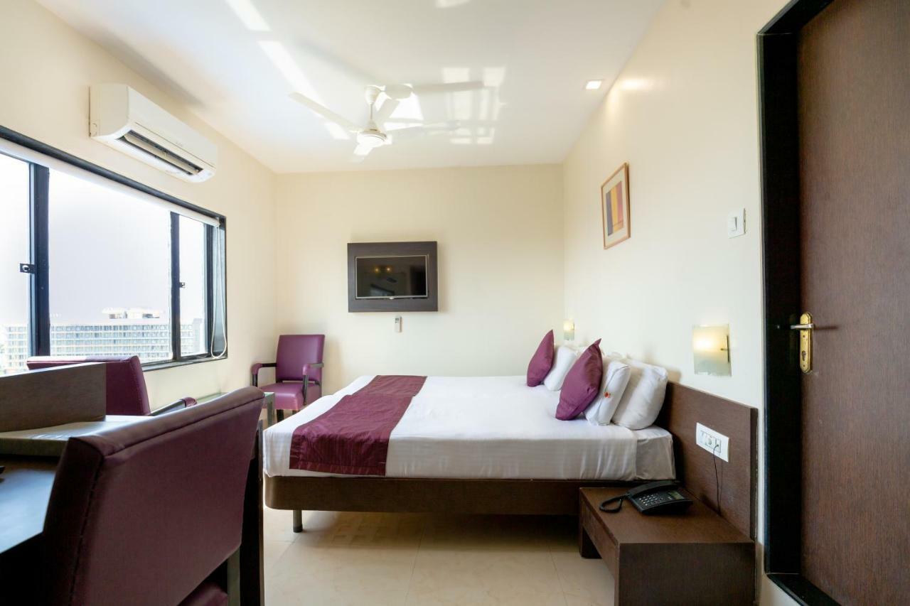 Sukh Hotel Mumbai Ngoại thất bức ảnh