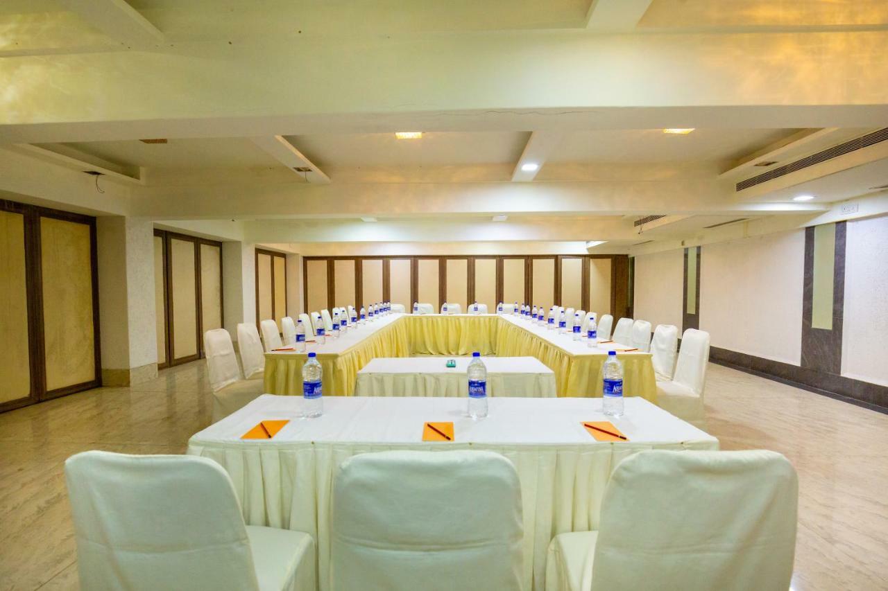 Sukh Hotel Mumbai Ngoại thất bức ảnh