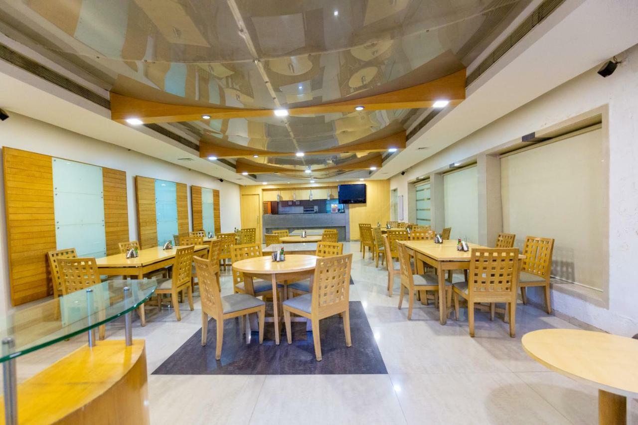 Sukh Hotel Mumbai Ngoại thất bức ảnh