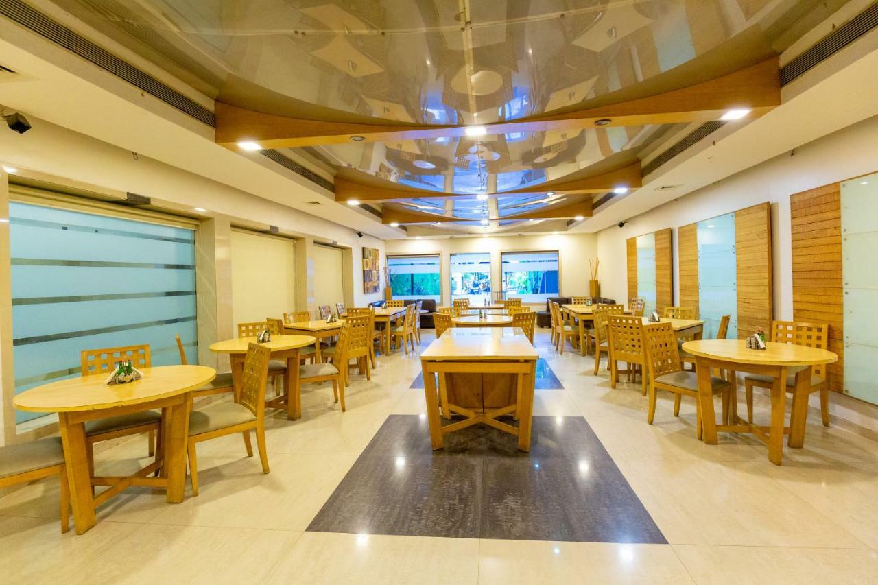 Sukh Hotel Mumbai Ngoại thất bức ảnh