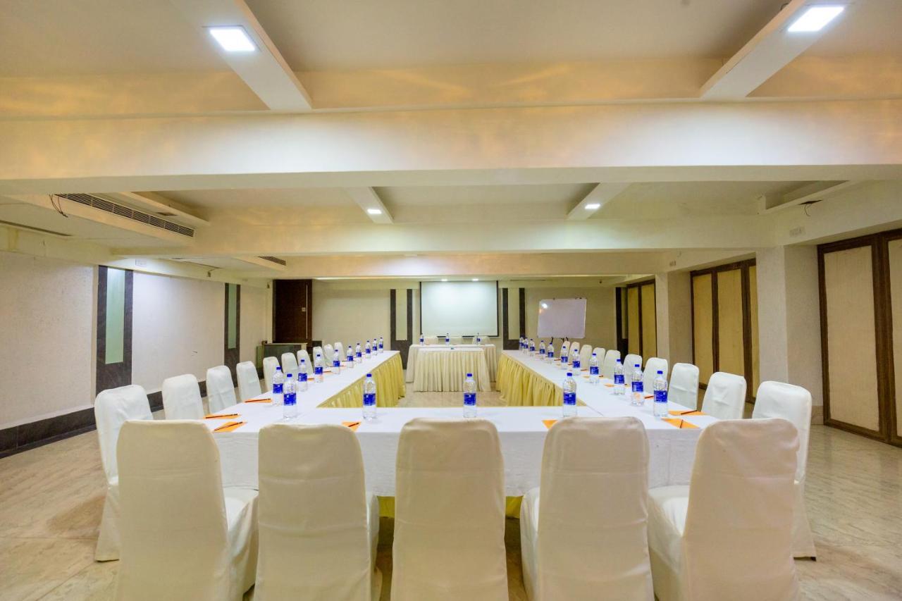 Sukh Hotel Mumbai Ngoại thất bức ảnh